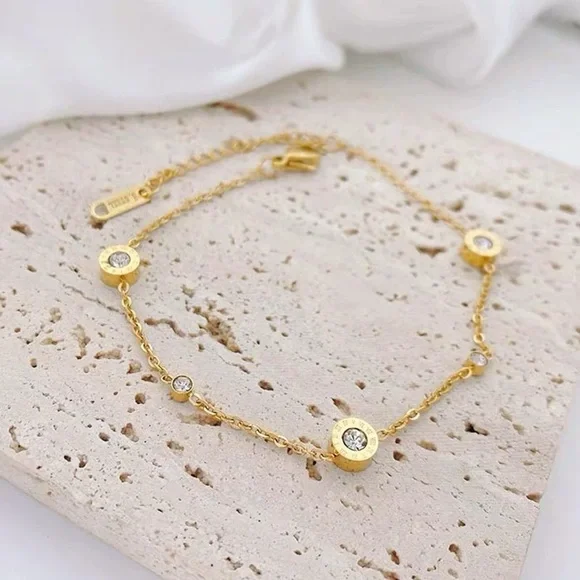 Stainless steel Roman number with stones bracelet (gold tone) - Picture 1 of 4